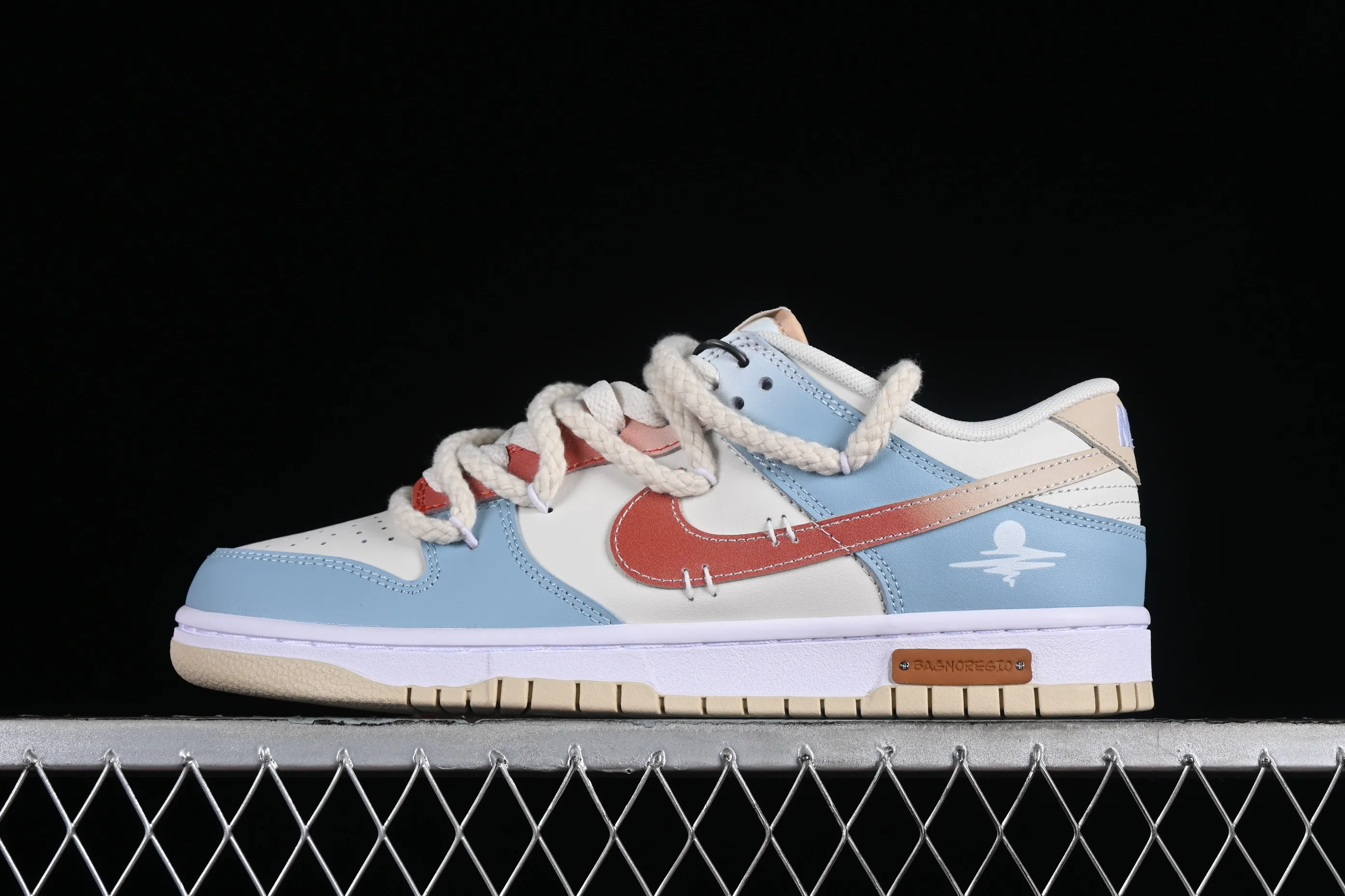 All Categories Nk SB Dunk Series Nk SB Dunk Low Low-top sneakers Nk Dunk Low Retro Coast Blue White Brown Street classic and versatile SB strap low-top casual sneakers DV0831-003